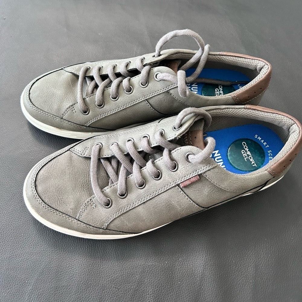 Nunn Bush Comfort Gel Men’s Sneakers 
Size 9M